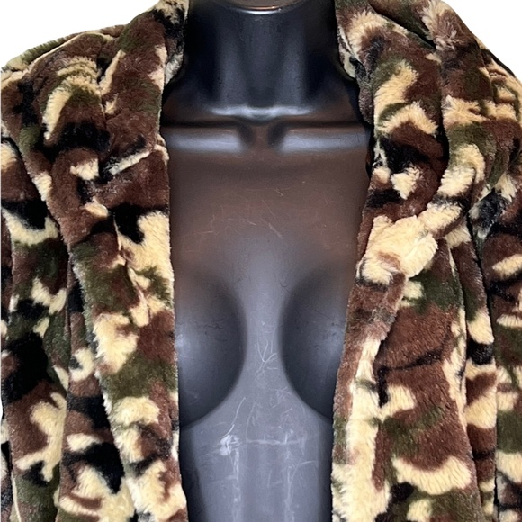 Love Tree Sherpa Jacket - Picture 11 of 11